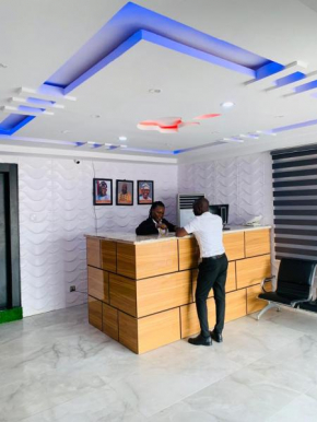 Owee Hotel Apartment and Suites